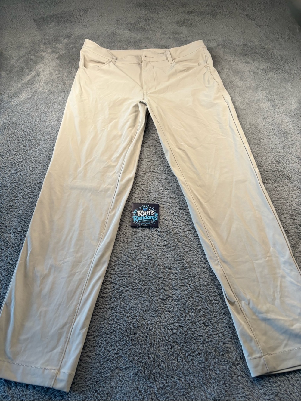 All in Motion 32x30 Men’s 360 Lifestyle Pants in Stone.